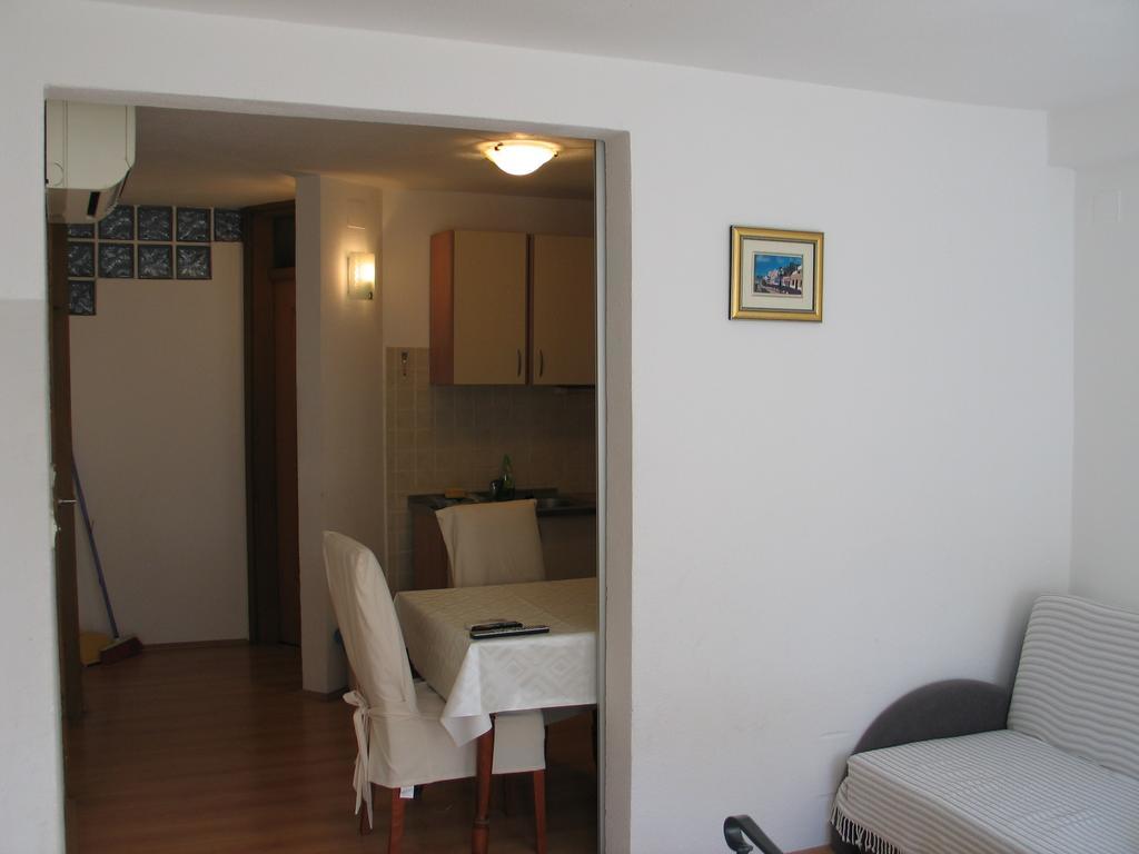 Apartments Mime - Small House Vodice Buitenkant foto