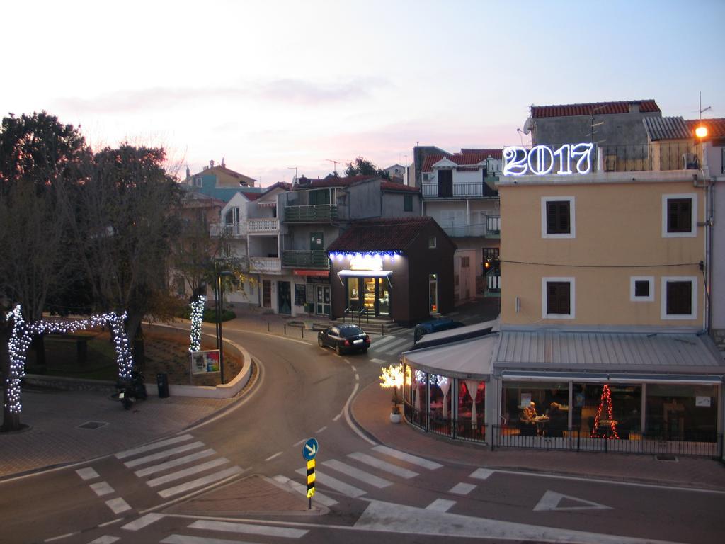 Apartments Mime - Small House Vodice Buitenkant foto