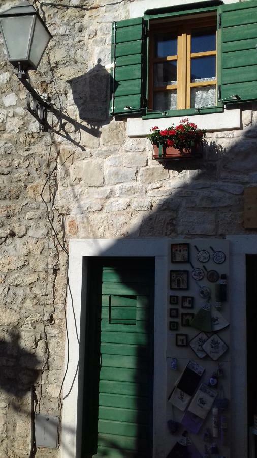 Apartments Mime - Small House Vodice Buitenkant foto