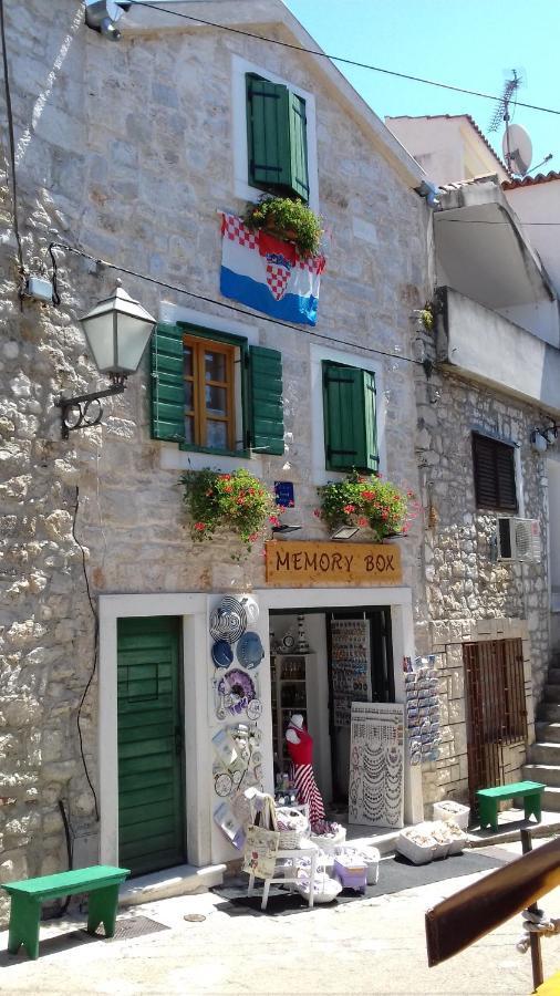 Apartments Mime - Small House Vodice Buitenkant foto